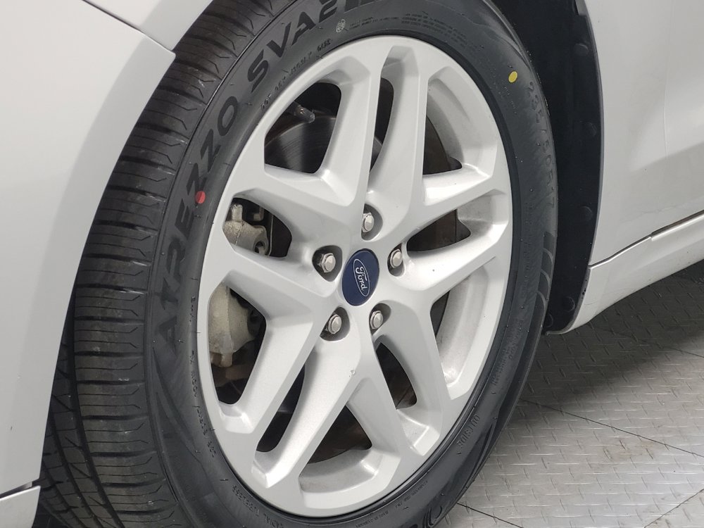 Used 2016 Ford Fusion SE image 31
