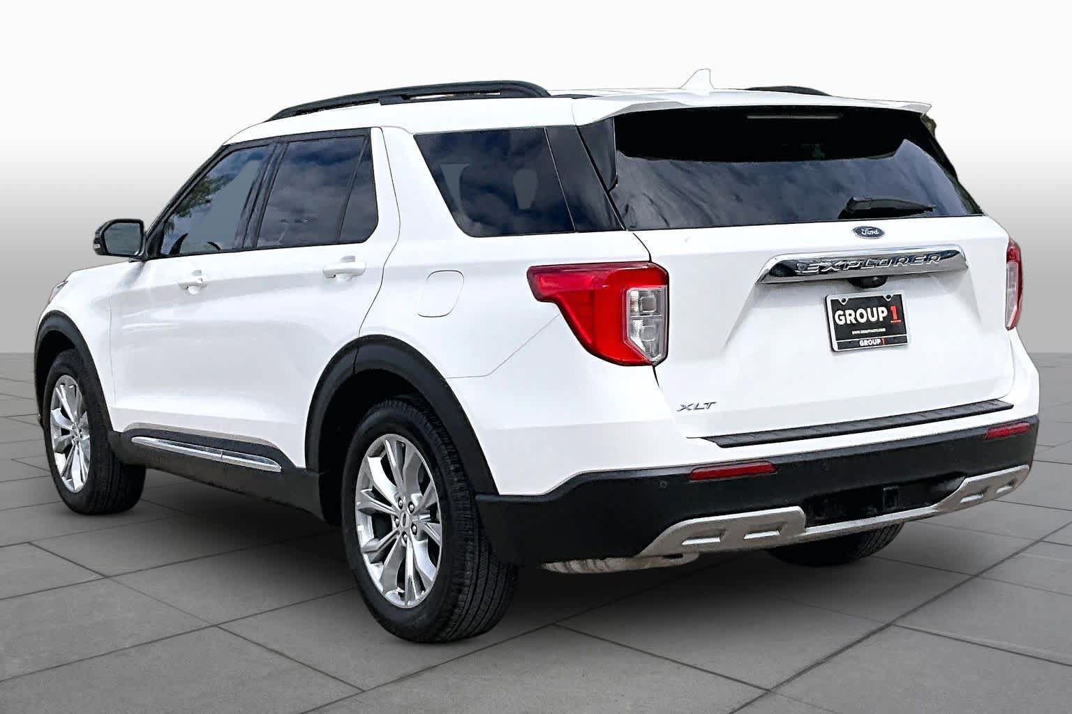 Certified 2024 Ford Explorer XLT w/ Equipment Group 202A RWD image 11