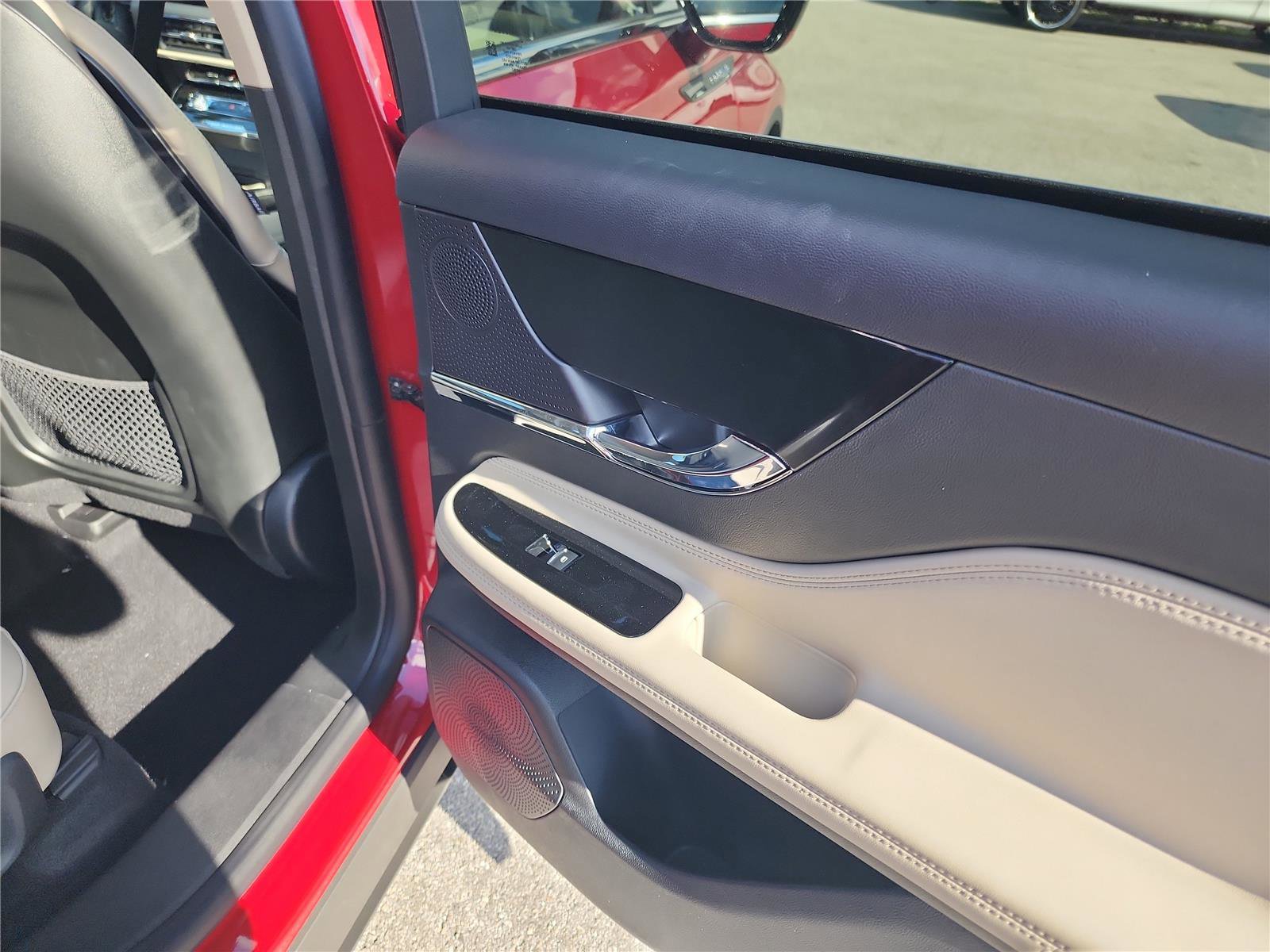 New 2026 Lincoln Corsair Premiere image 20