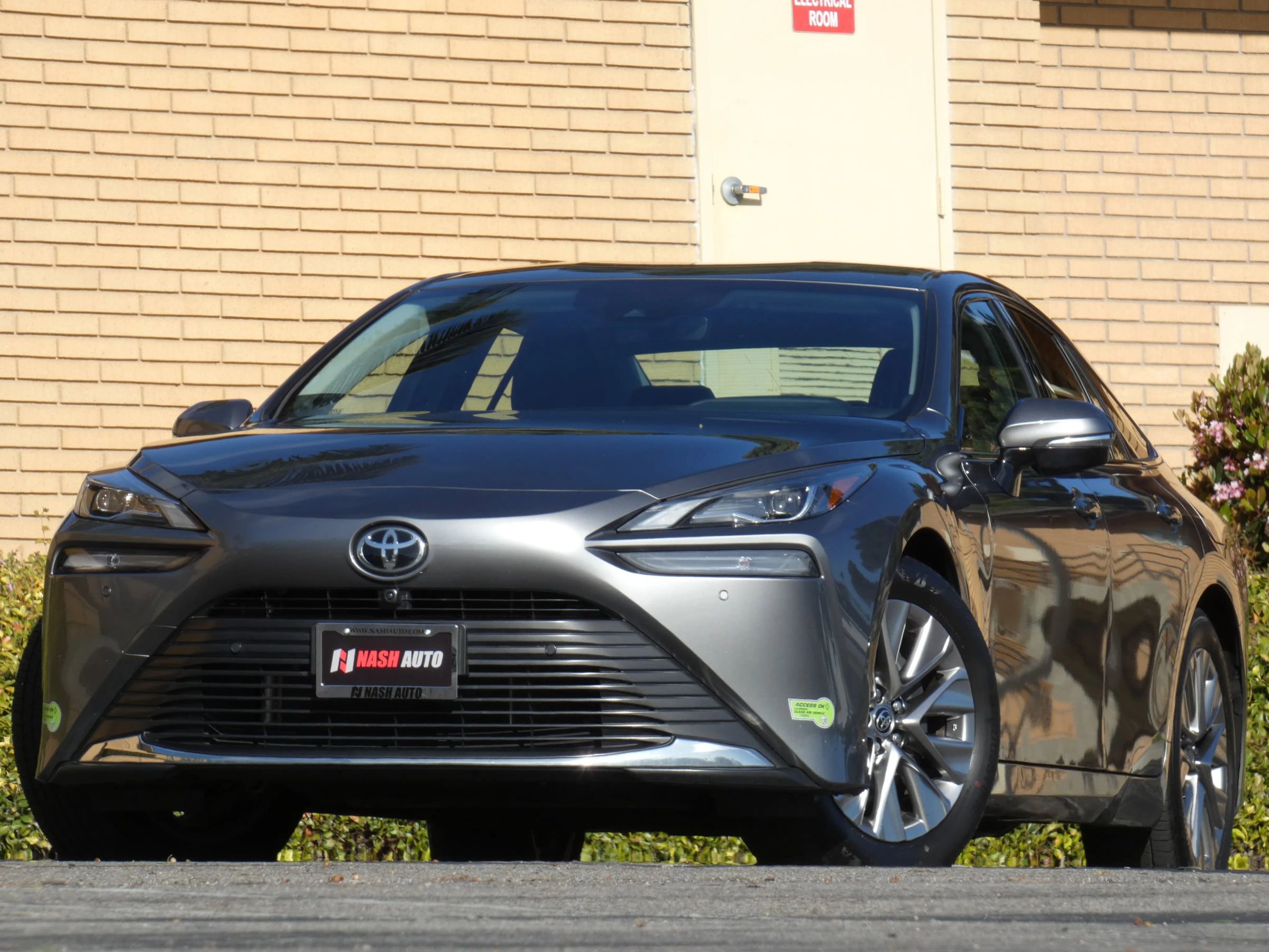 Used 2023 Toyota Mirai XLE Sedan 4D image 4