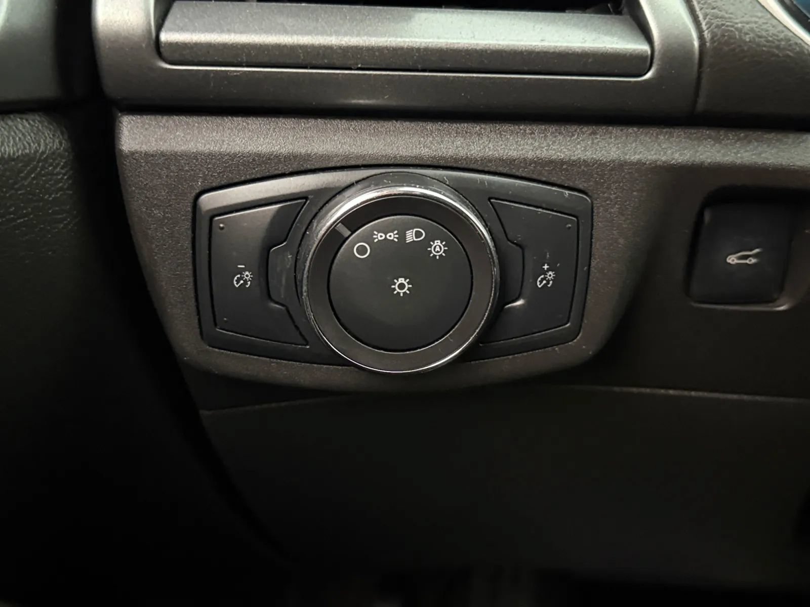 Used 2014 Ford Fusion S FWD image 34