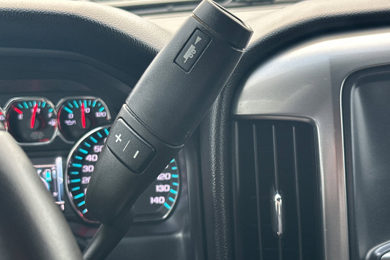 Used 2016 Chevrolet Silverado 2500 LT w/ LT Convenience Package image 17