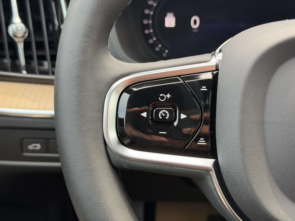 New 2026 Volvo XC60 T8 Core w/ Climate Package AWD/4WD image 8