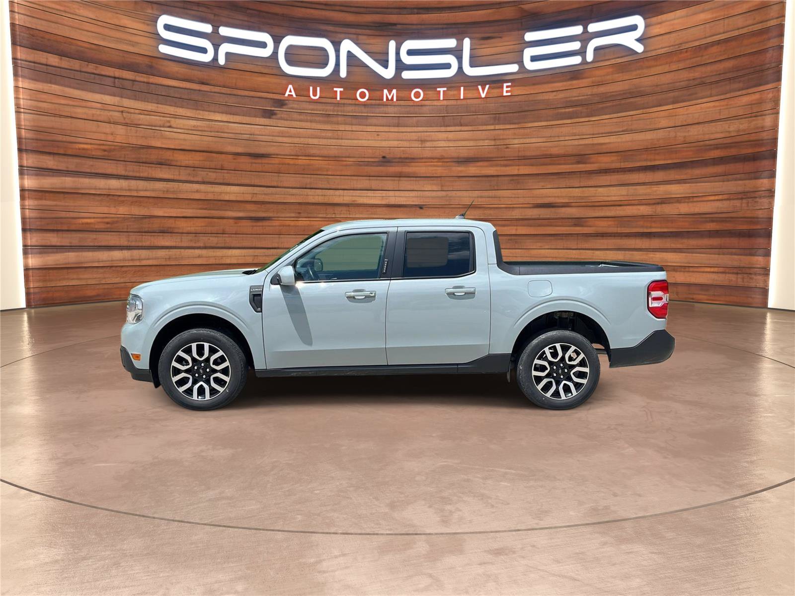 Used 2023 Ford Maverick Lariat FWD image 2