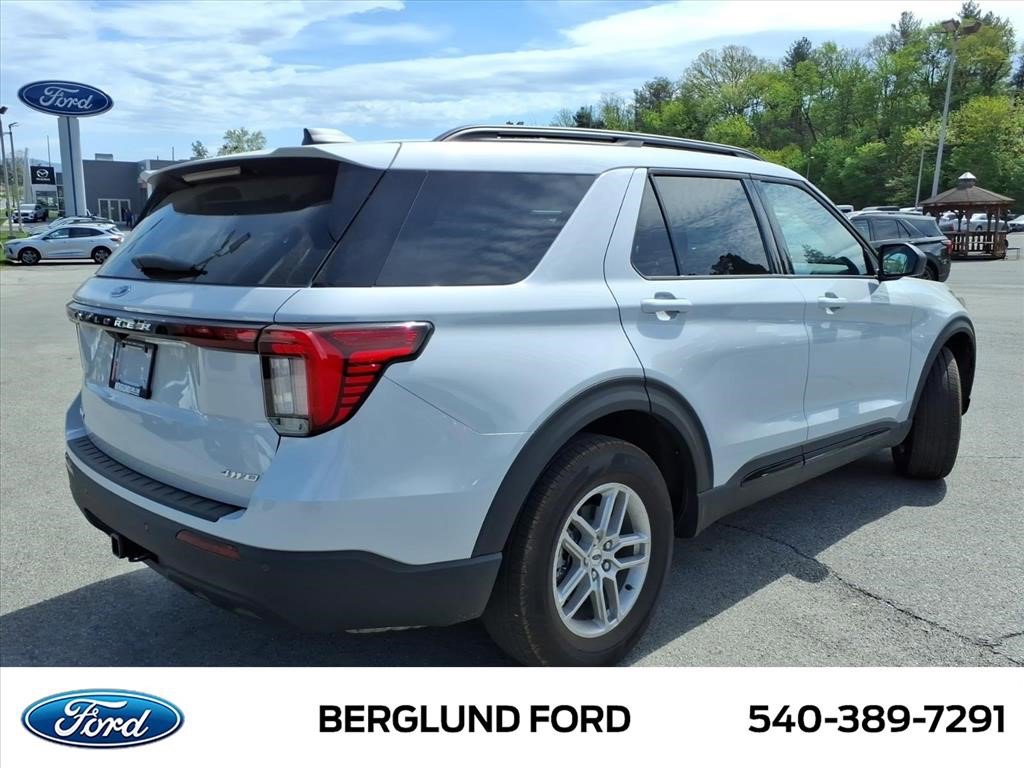 Used 2026 Ford Explorer Active image 5