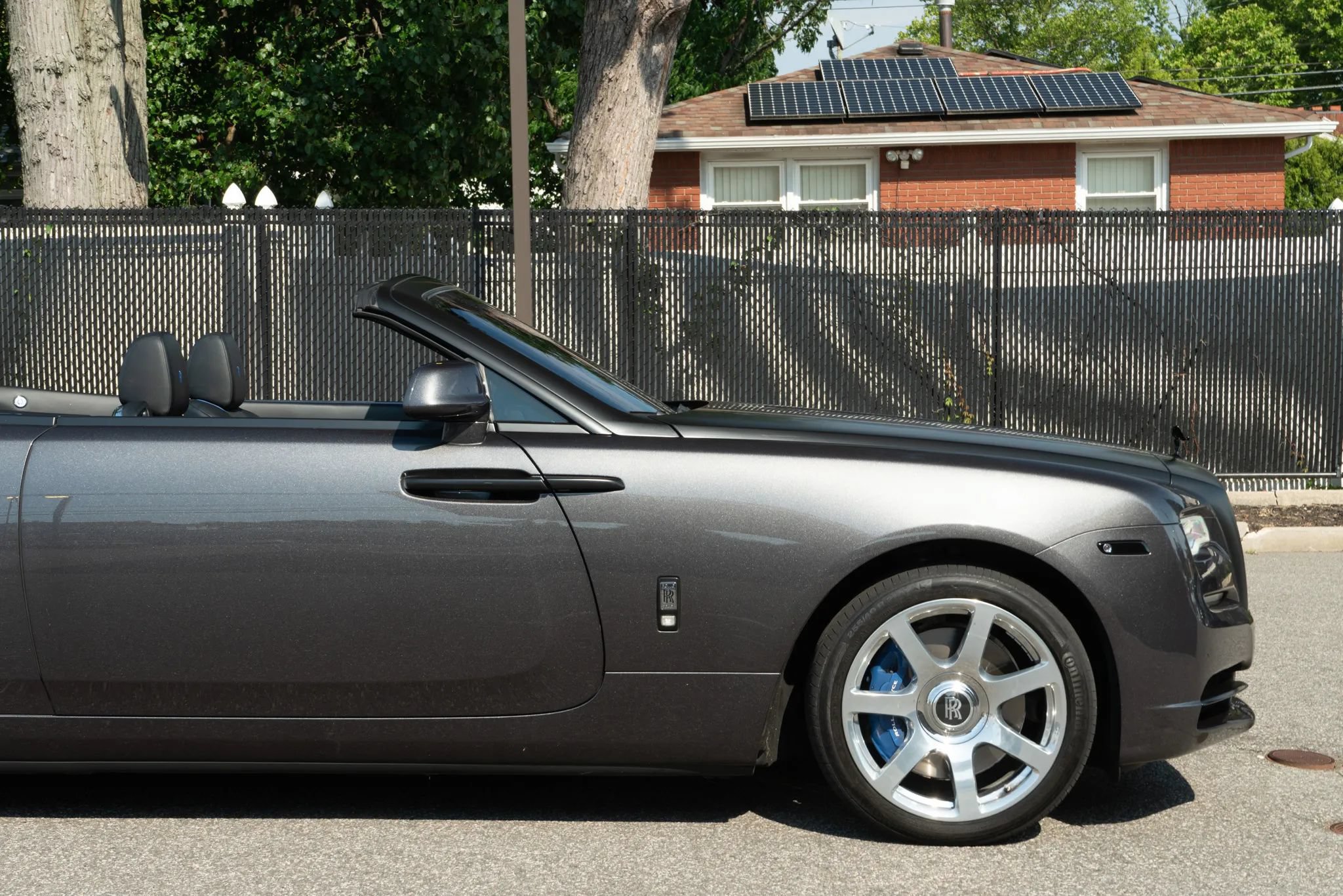 Used 2017 Rolls-Royce Dawn RWD image 41