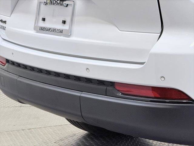 Certified 2024 Jeep Grand Cherokee Altitude image 9