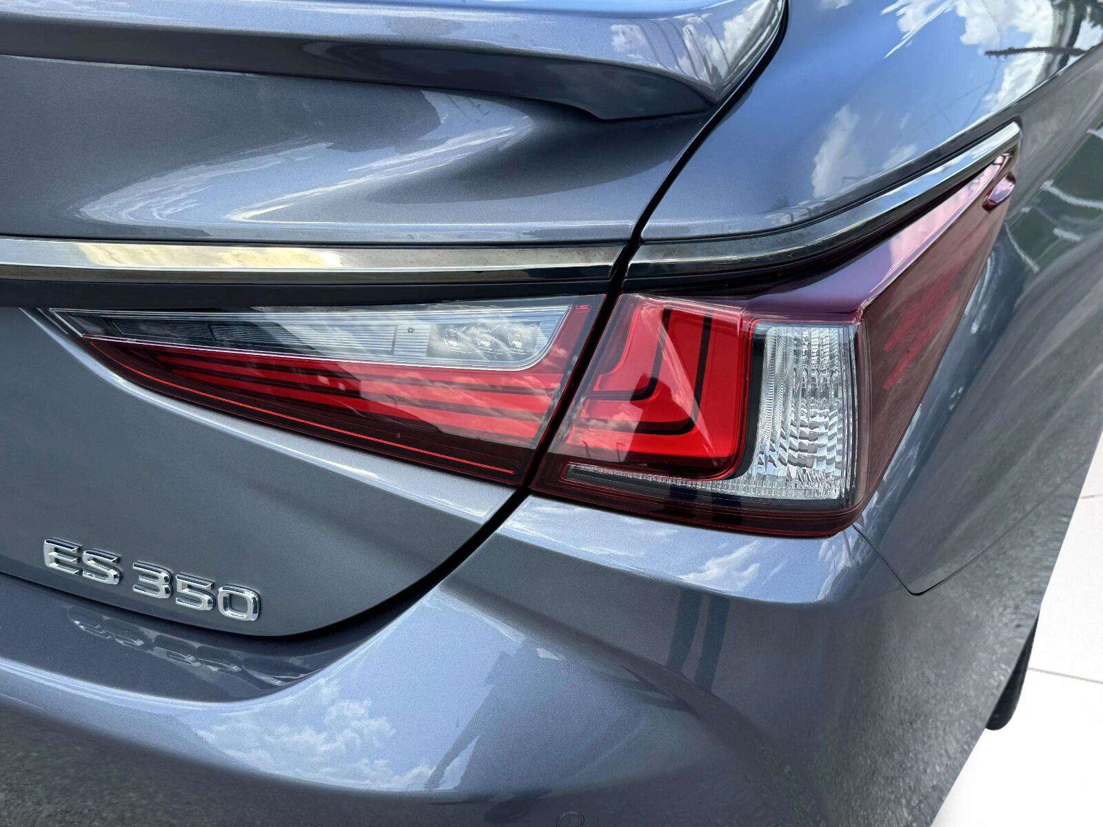 Used 2020 Lexus ES 350 F Sport w/ Accessory Package 2 FWD image 15