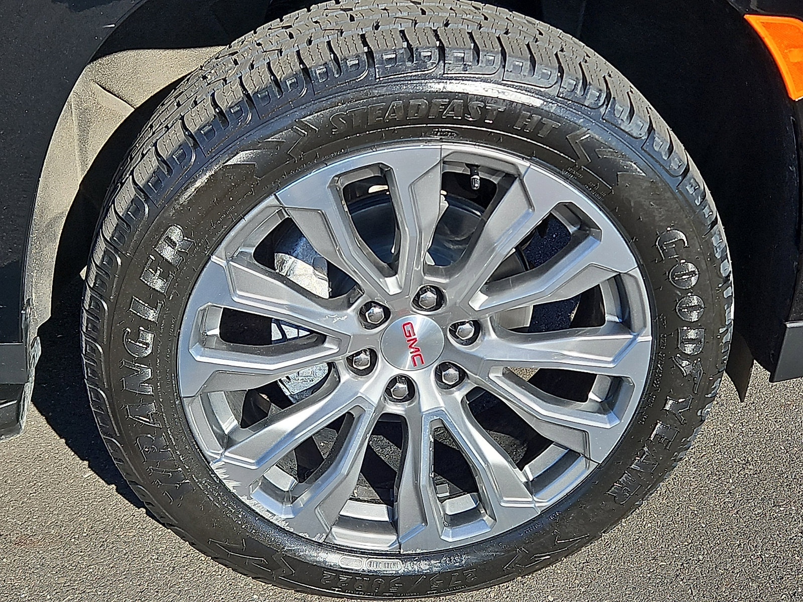 Certified 2023 GMC Yukon XL Denali image 8