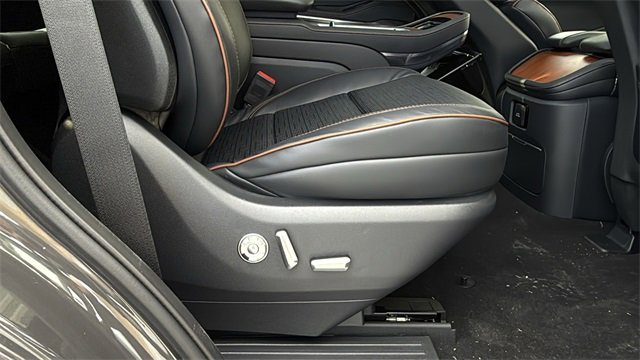 New 2026 Lincoln Navigator Black Label image 16