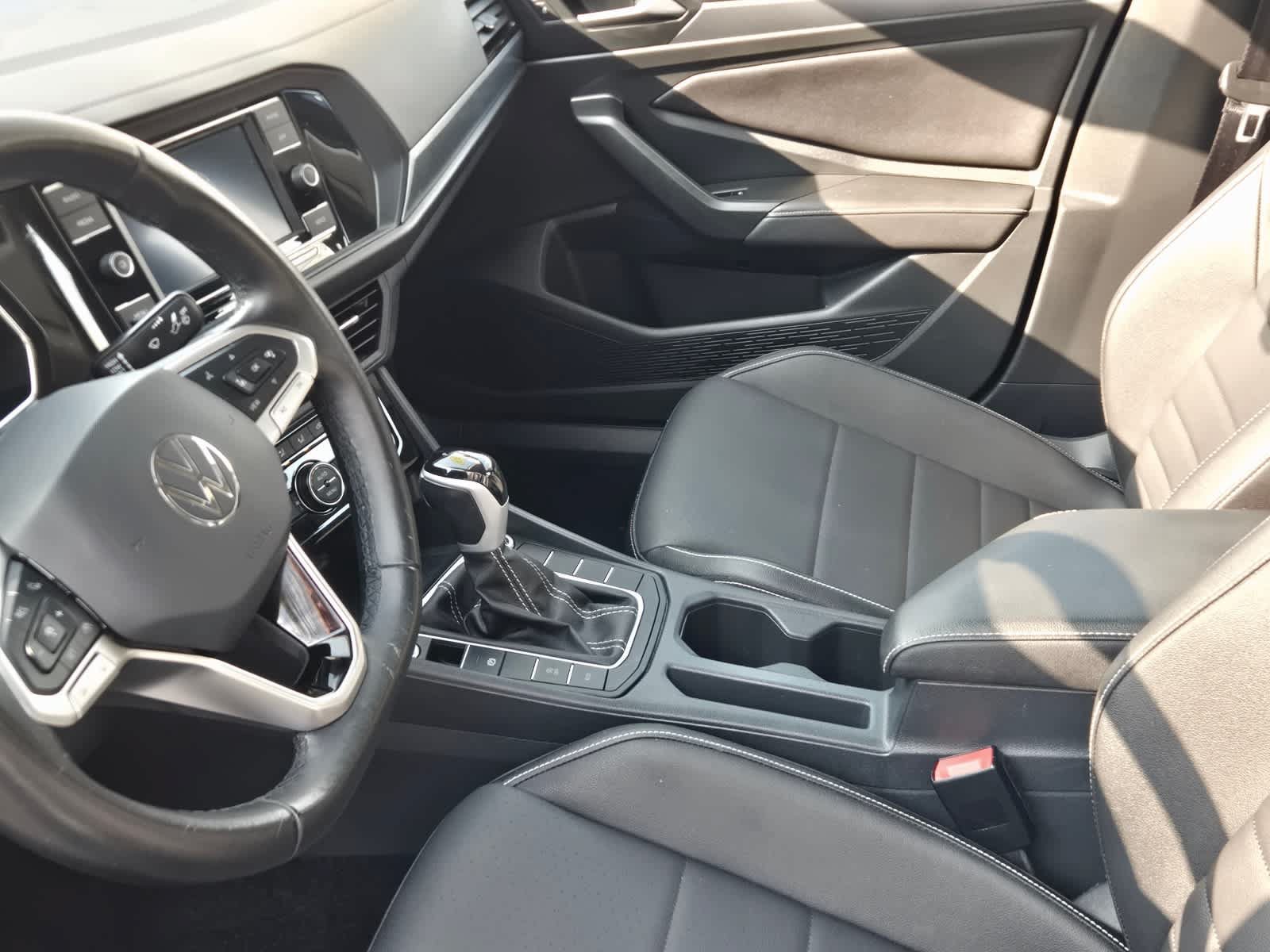 Certified 2024 Volkswagen Jetta SE FWD image 15