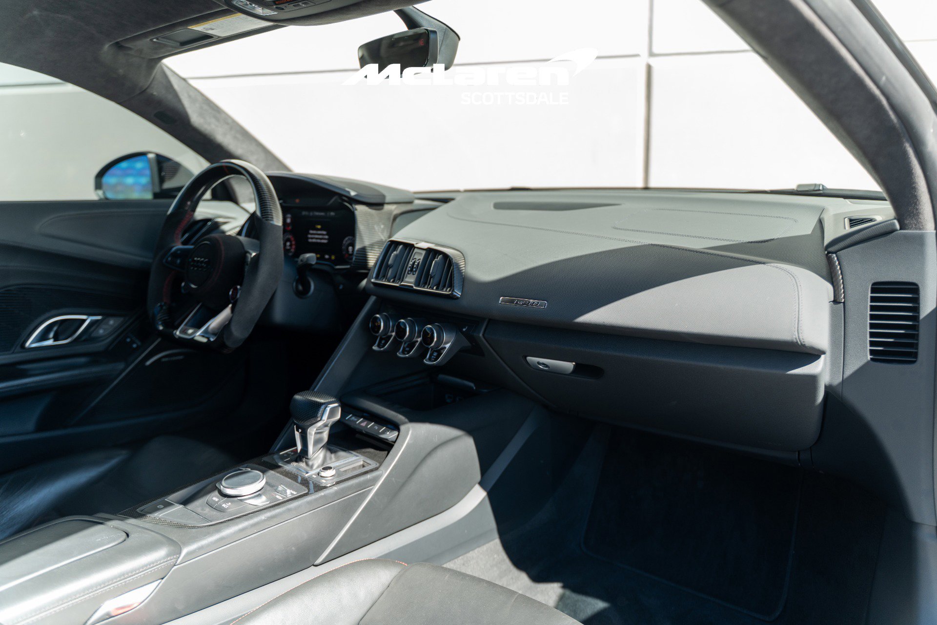 Used 2018 Audi R8 V10 w/ Premium Package image 18