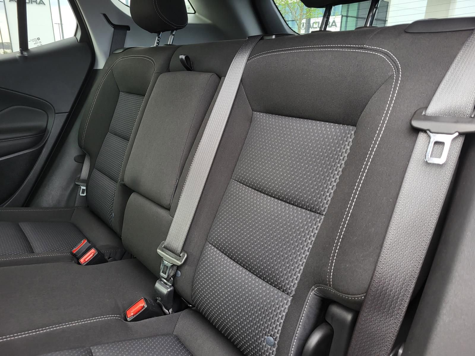 Used 2022 GMC Terrain SLE image 12