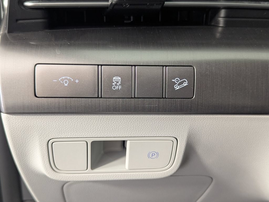 Certified 2025 Hyundai Kona SEL FWD image 14