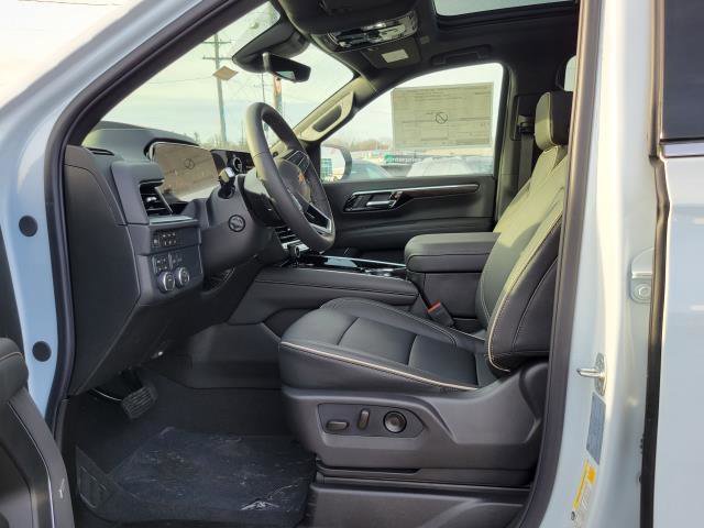 New 2026 Chevrolet Suburban Premier image 8