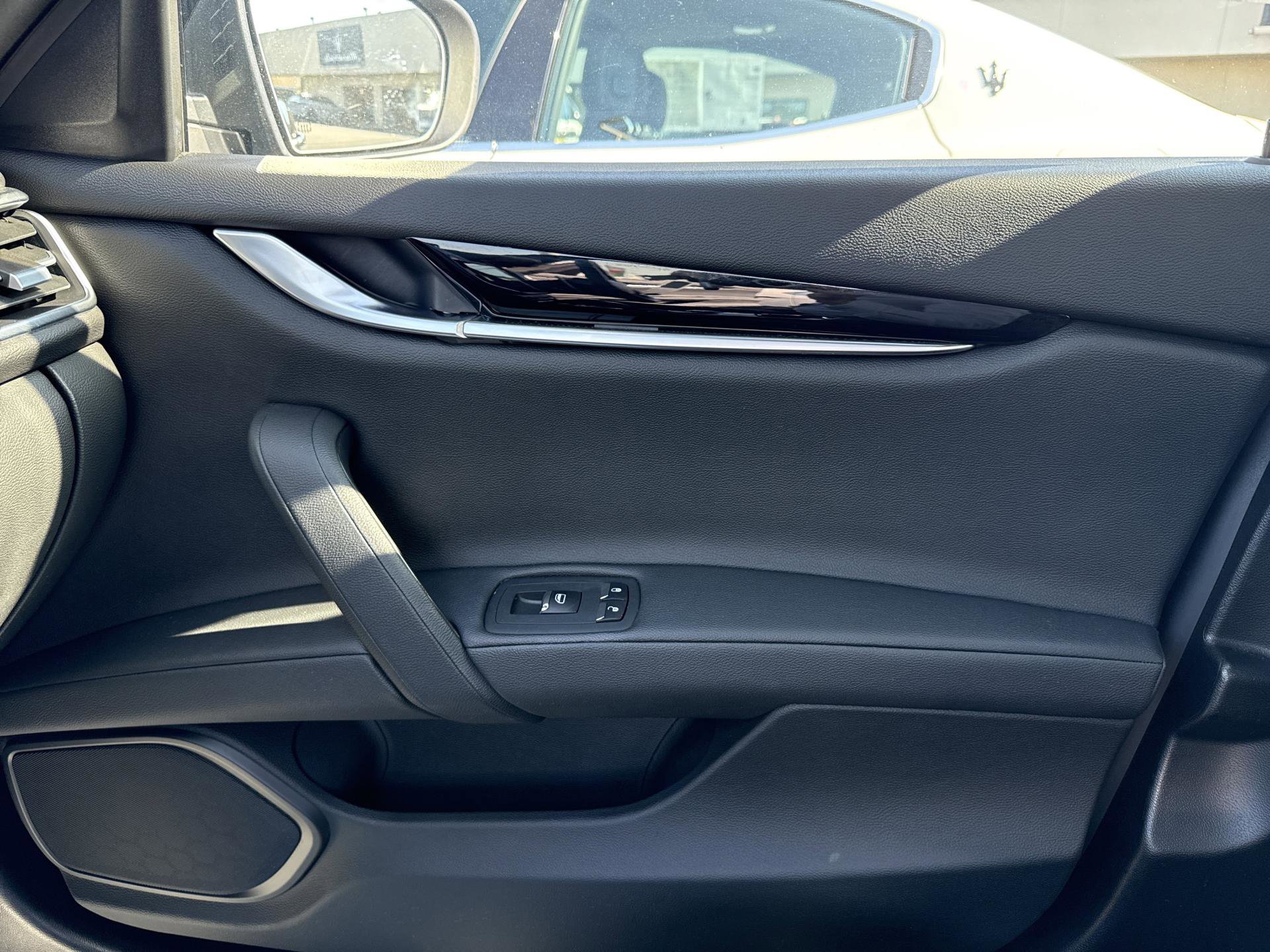 Used 2022 Maserati Ghibli Modena Q4 image 17