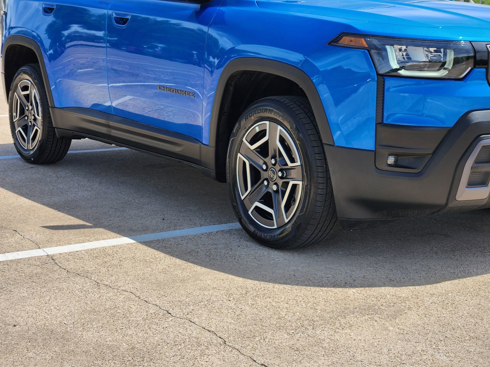 New 2026 Jeep Cherokee Laredo image 11