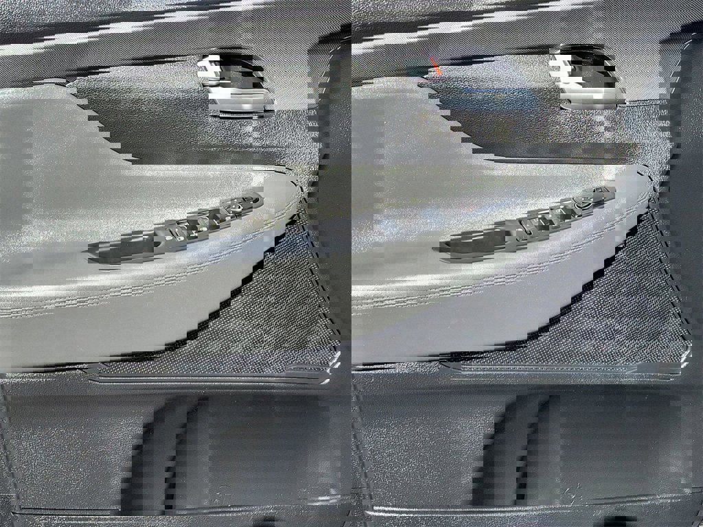 Used 2023 Hyundai Santa Fe SEL image 6