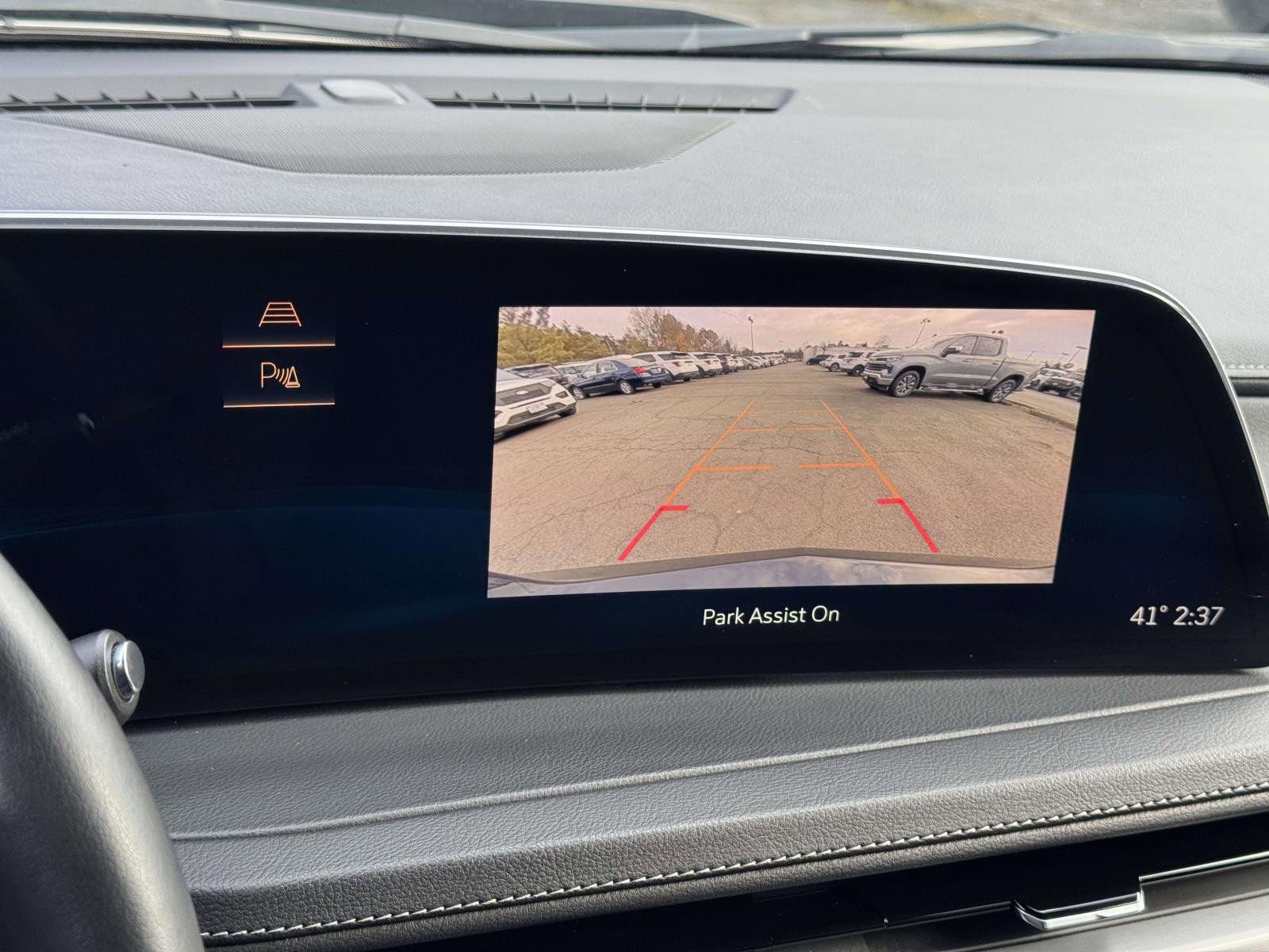 Used 2024 Cadillac XT4 Premium Luxury image 12