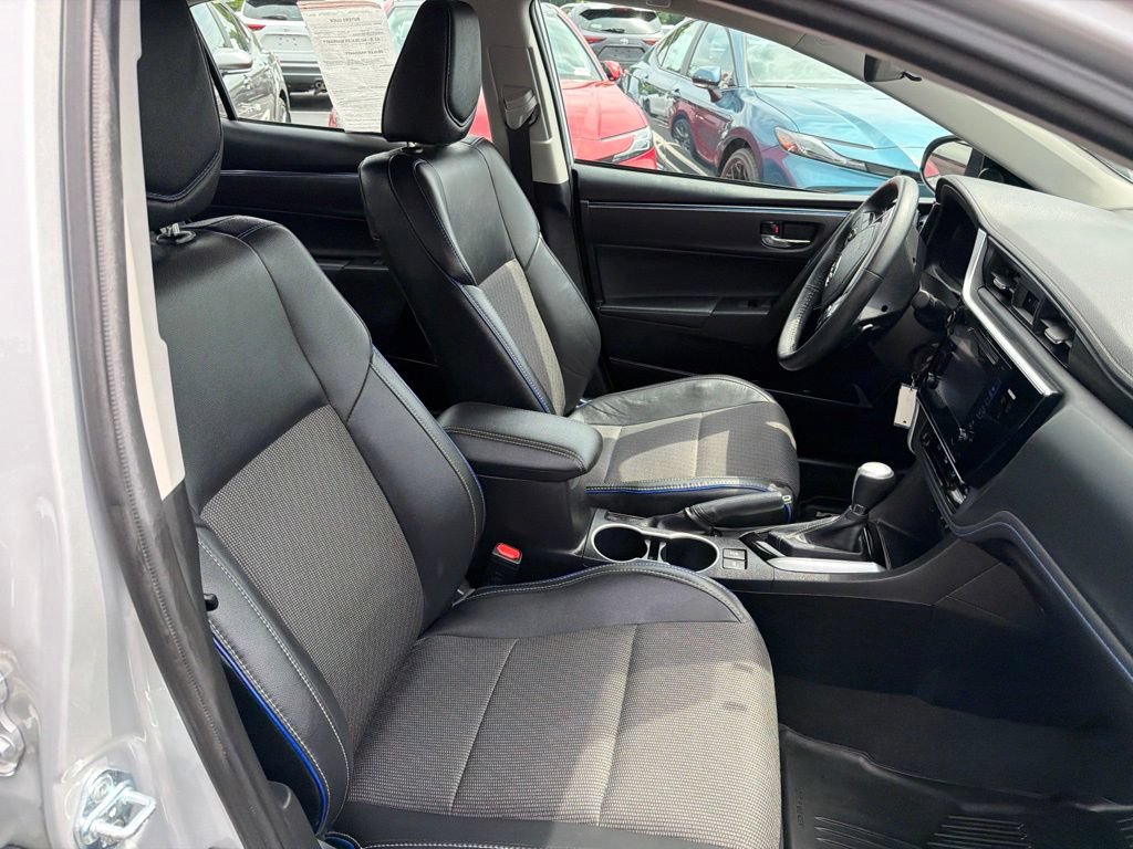 Used 2017 Toyota Corolla SE w/ Carpet Mat Package (TMS) FWD image 11