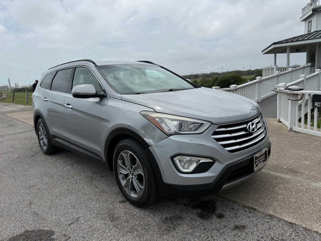 Used 2014 Hyundai Santa Fe GLS image 3