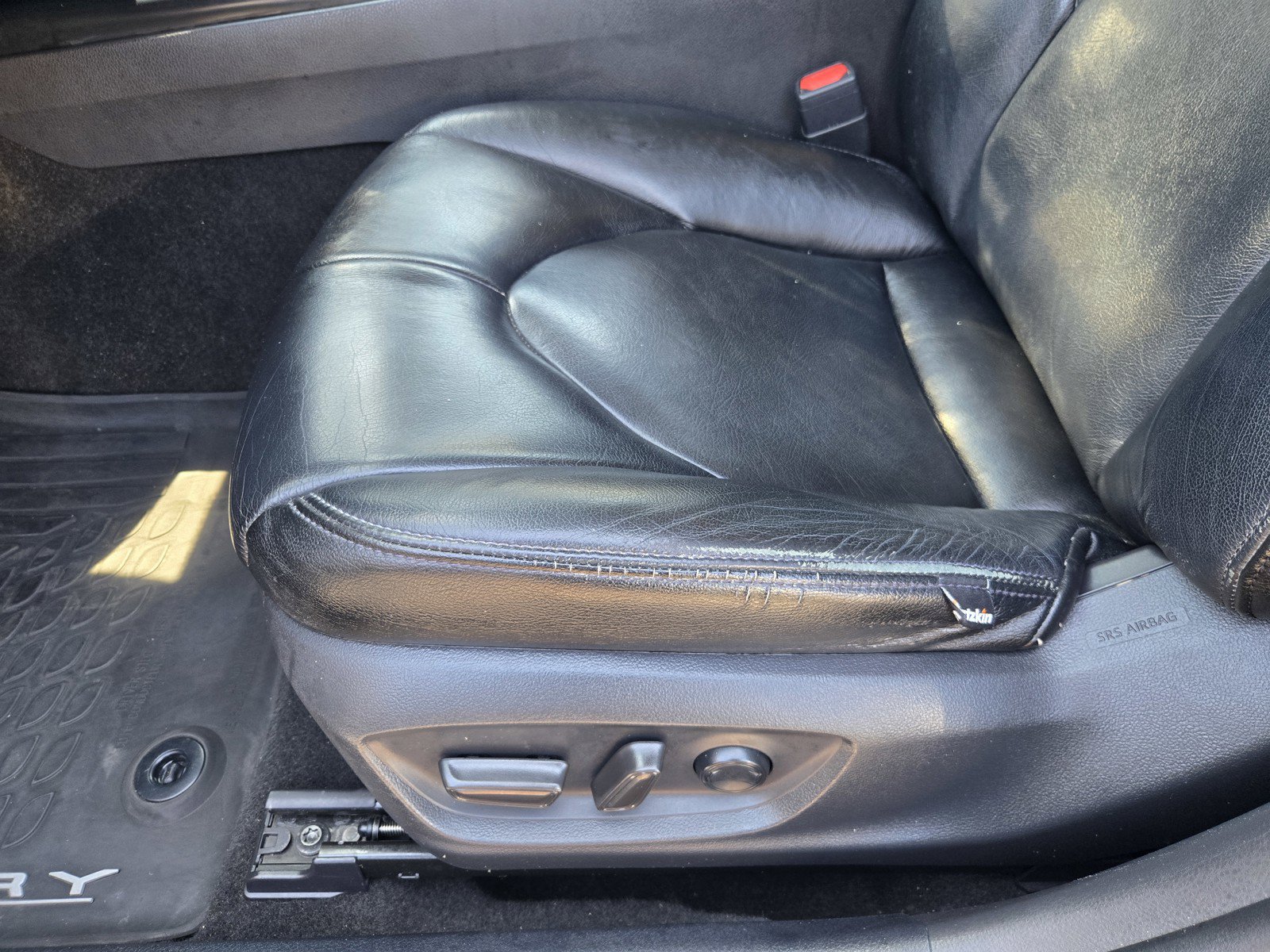 Used 2020 Toyota Camry SE FWD image 17
