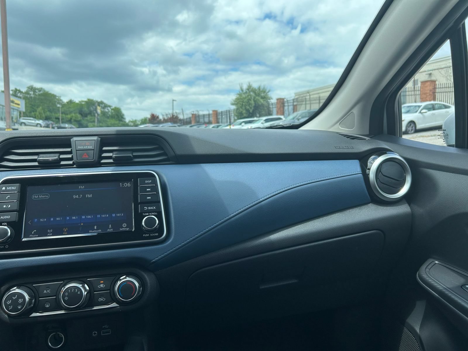 Used 2025 Nissan Versa SV FWD image 29