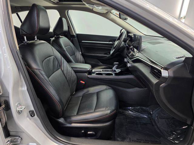 Used 2025 Nissan Altima 2.5 SR w/ SR Premium Package FWD image 25