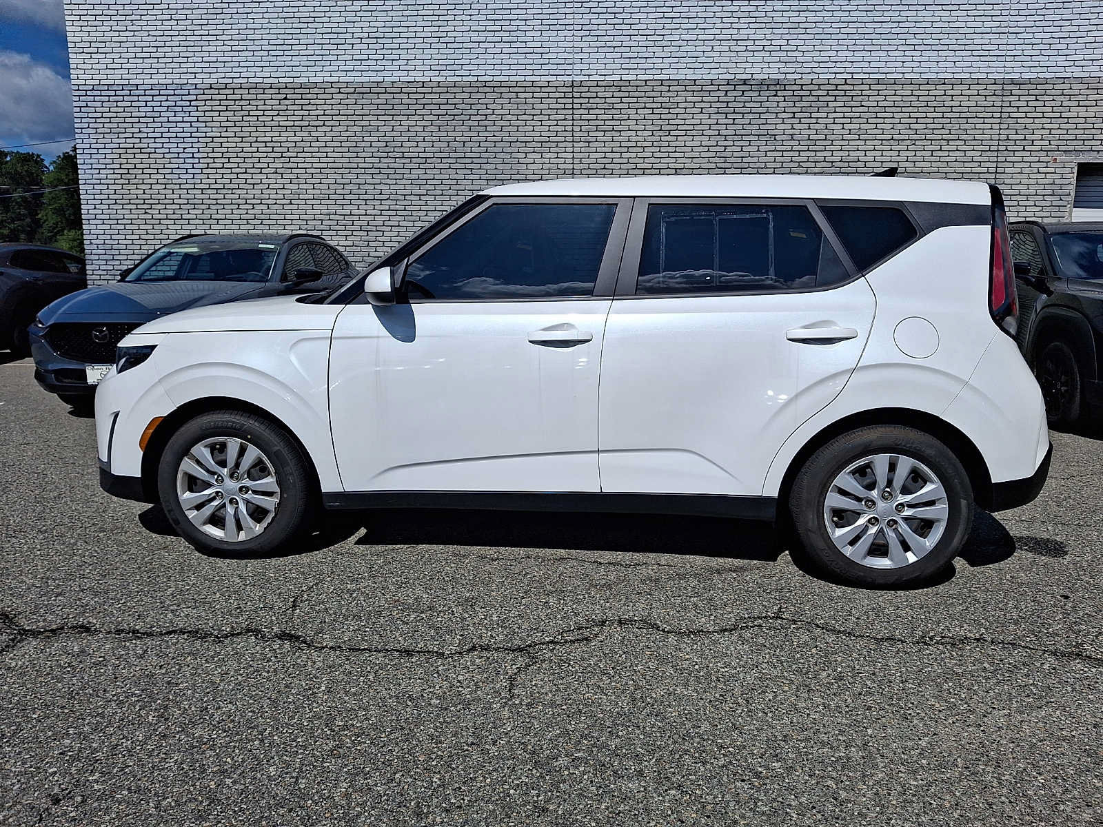 Used 2023 Kia Soul LX FWD image 7