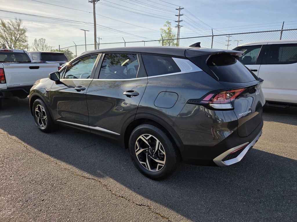 Used 2024 Kia Sportage LX image 4