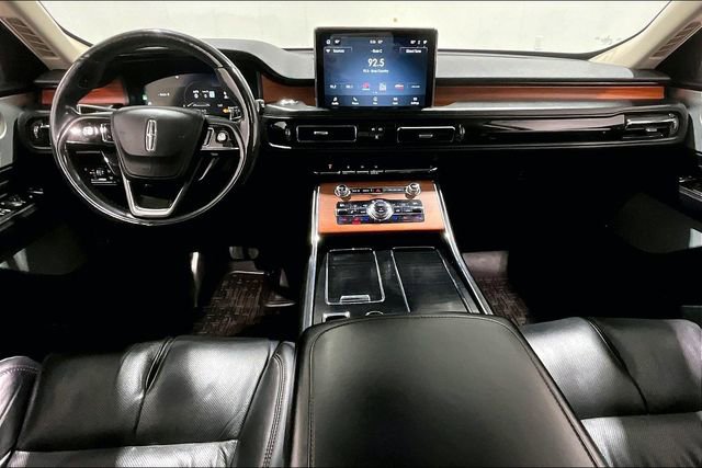 Used 2020 Lincoln Aviator Reserve w/ Equipment Group 201A image 7