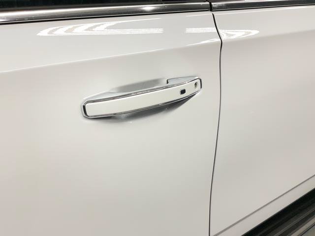New 2026 Chevrolet Suburban Premier w/ Sun And Tow Package AWD/4WD image 5