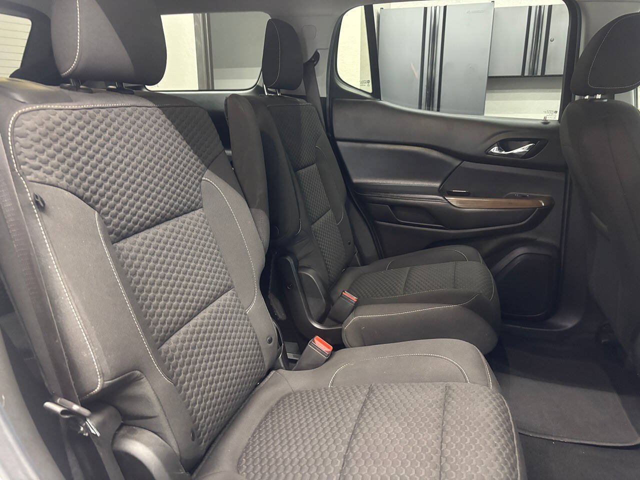 Used 2019 GMC Acadia SLE FWD image 28