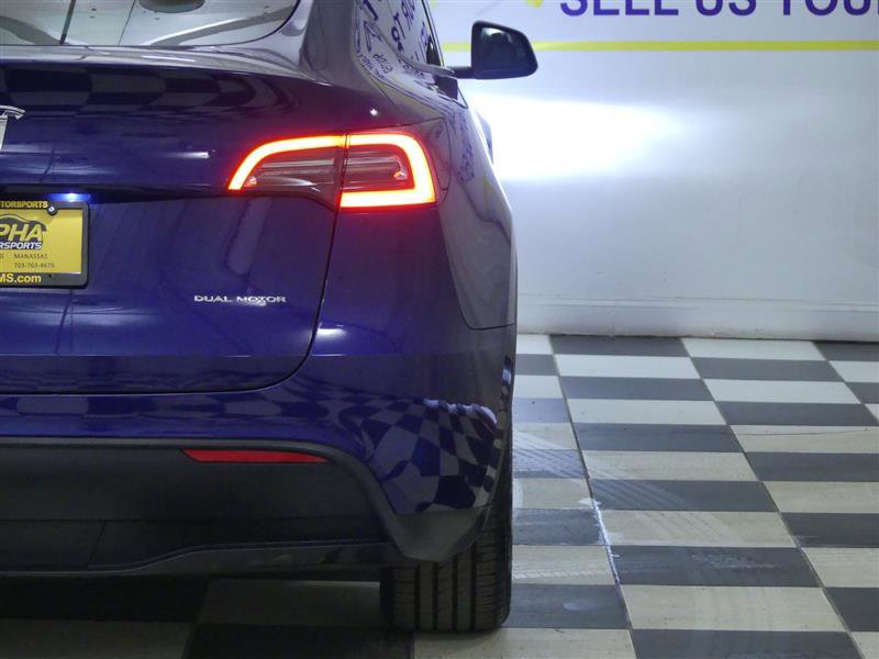Used 2021 Tesla Model Y Long Range image 30
