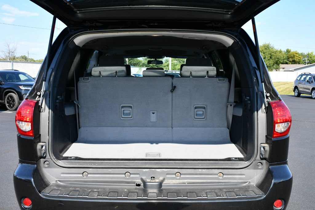 Used 2016 Toyota Sequoia SR5 AWD/4WD image 31