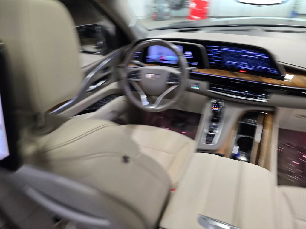 Used 2023 Cadillac Escalade Sport Platinum AWD/4WD image 43
