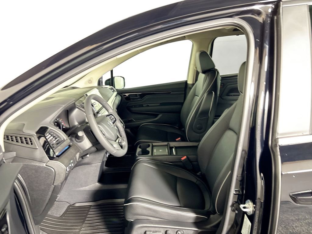New 2026 Honda Odyssey Touring image 11