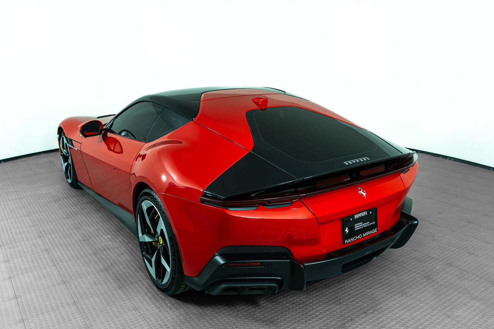 Certified 2025 Ferrari 12Cilindri RWD image 5