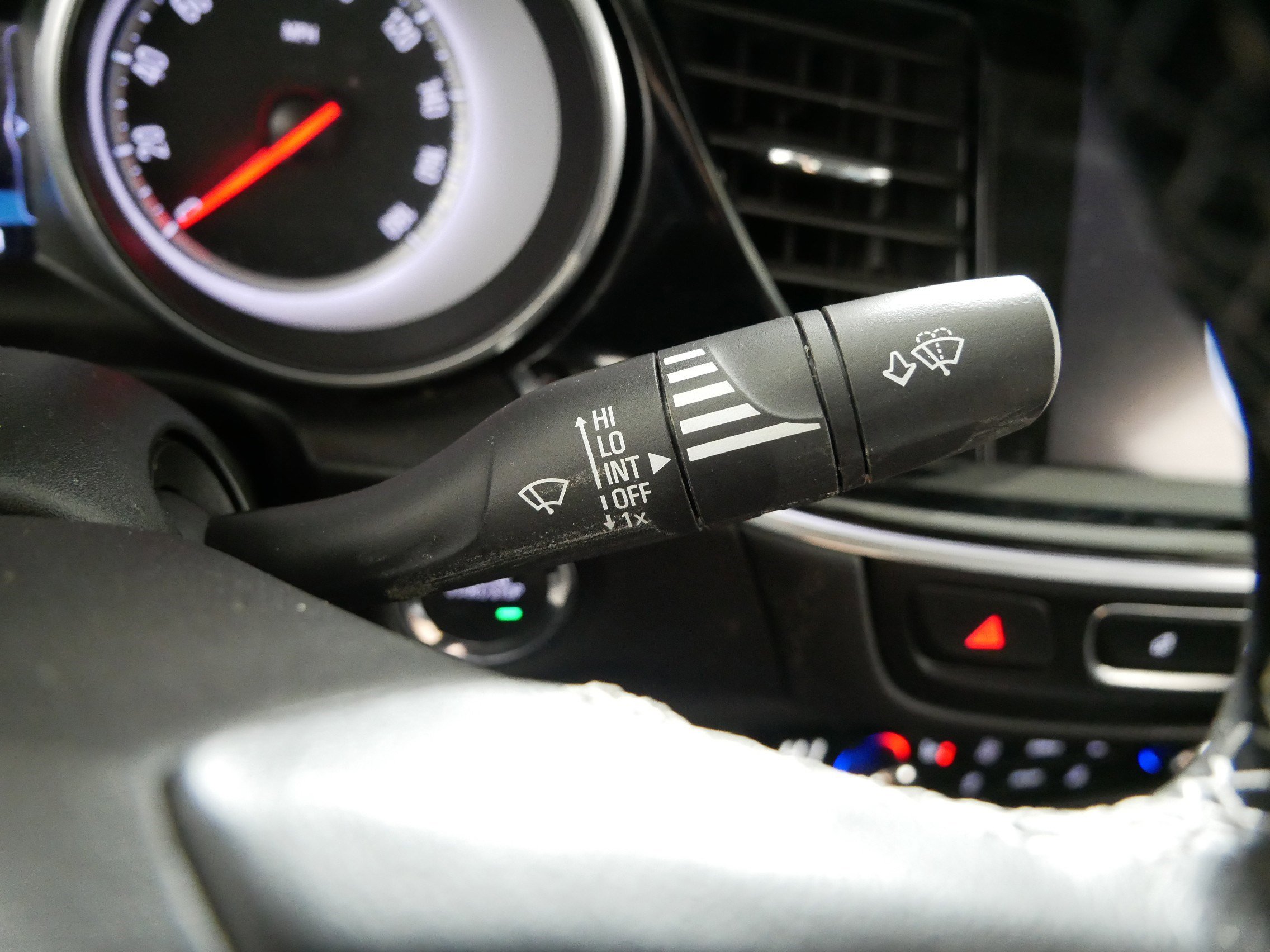 Used 2018 Buick Regal Essence image 30