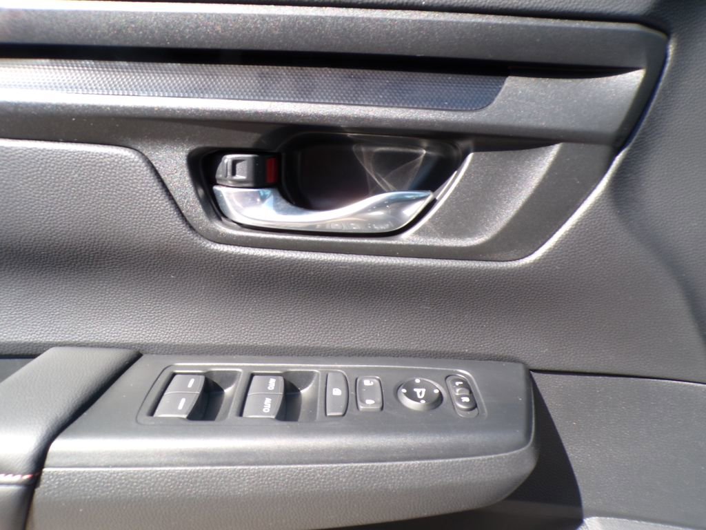 Used 2025 Honda CR-V Sport image 14