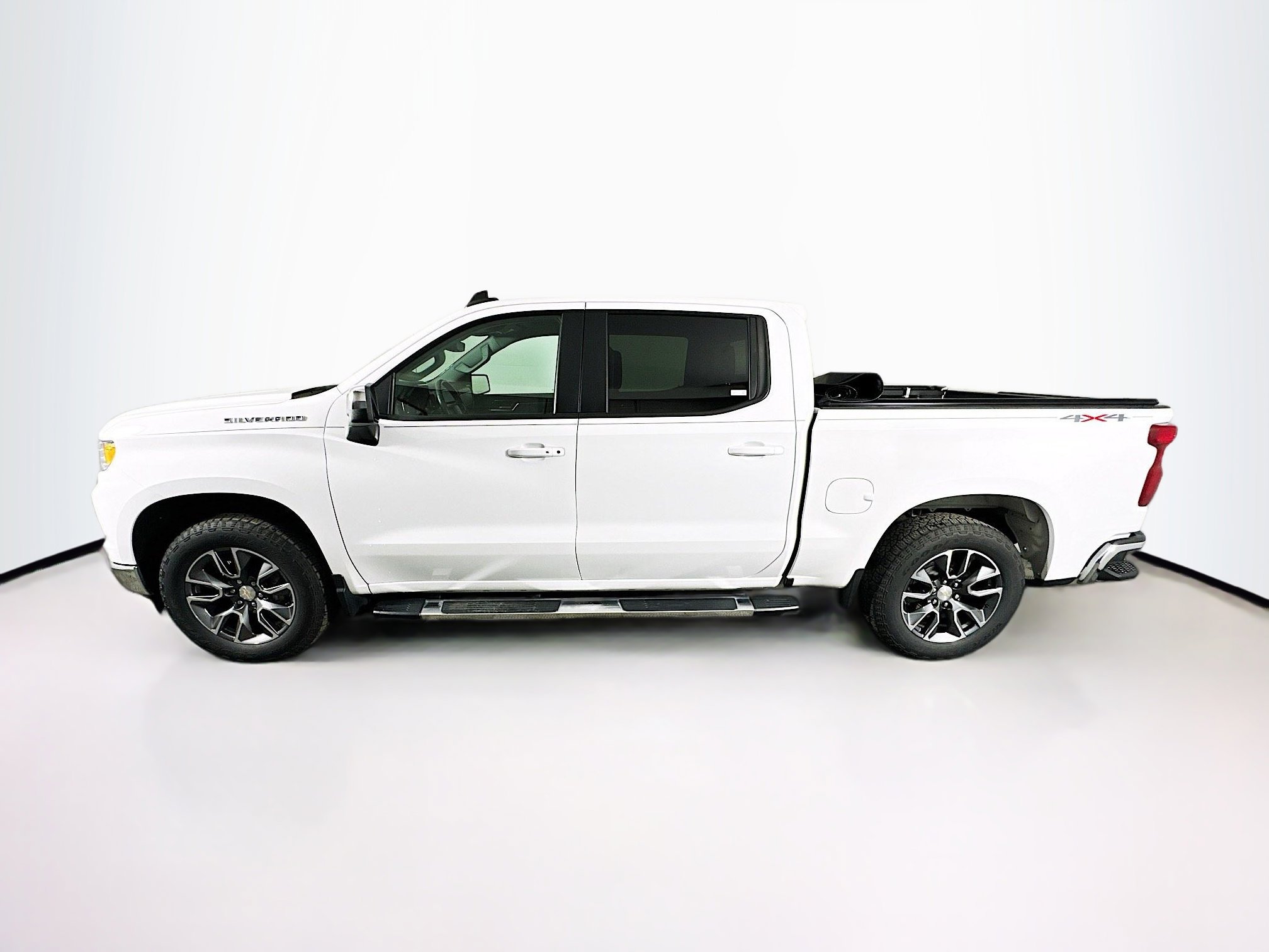 Used 2024 Chevrolet Silverado 1500 LT image 4