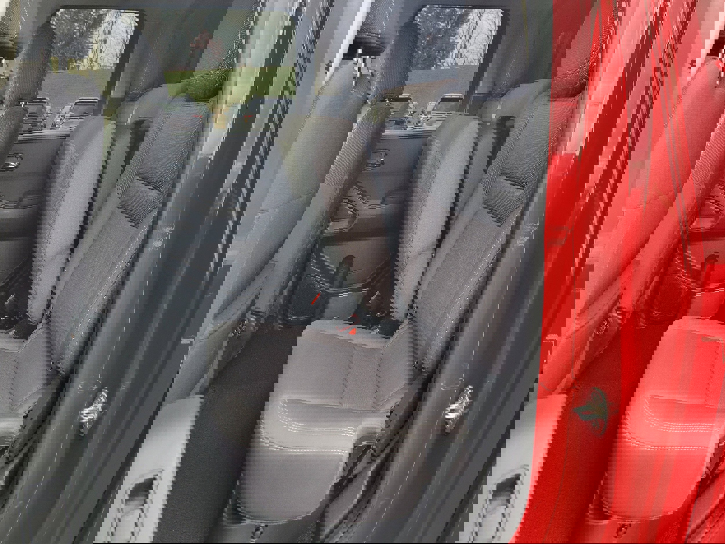 Used 2022 Nissan Frontier SV image 31