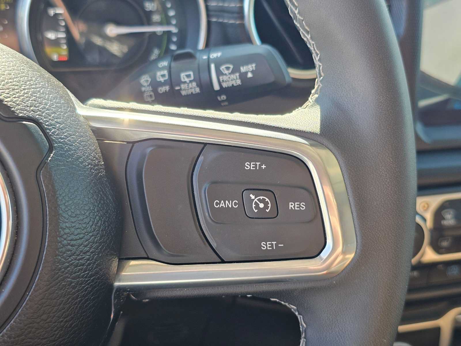 Used 2023 Jeep Wrangler Unlimited Sahara w/ Cold Weather Group AWD/4WD image 29
