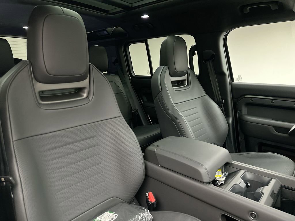 New 2026 Land Rover Defender 110 OCTA AWD/4WD image 16