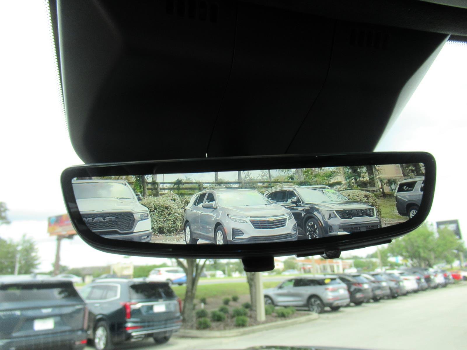 Certified 2025 Cadillac Escalade V AWD/4WD image 31