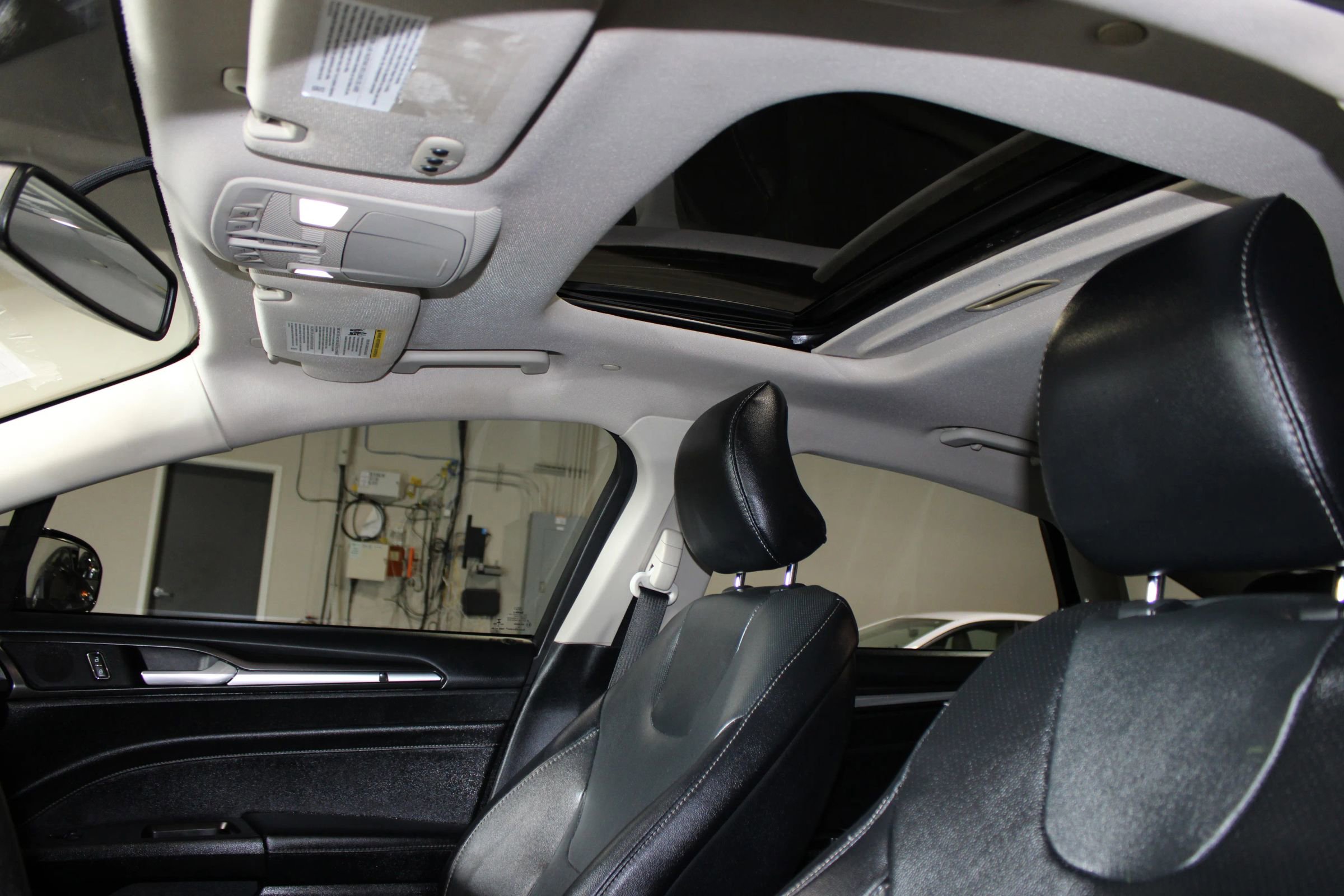 Used 2017 Ford Fusion Energi Titanium FWD image 33