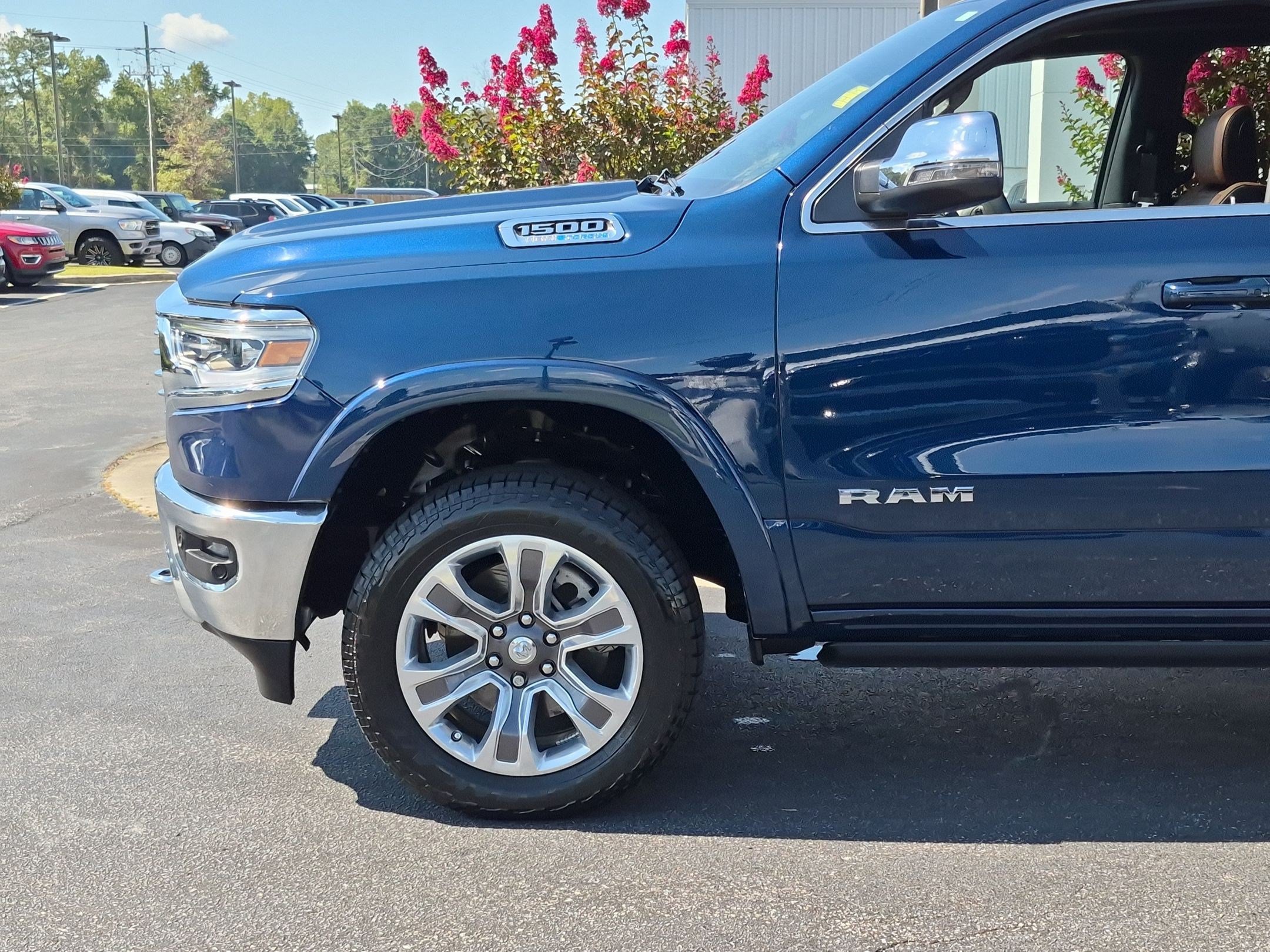 Used 2024 RAM 1500 Limited AWD/4WD image 9
