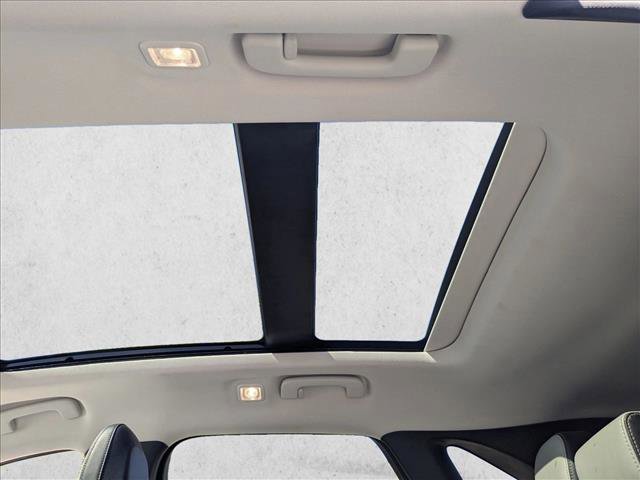 Used 2025 Ford Escape SE w/ PHEV Premium Package FWD image 20