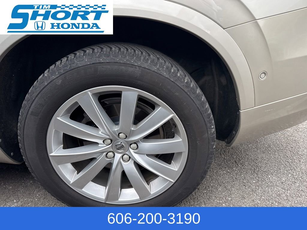 Used 2017 Volvo XC90 T6 Momentum w/ Vision Package image 10