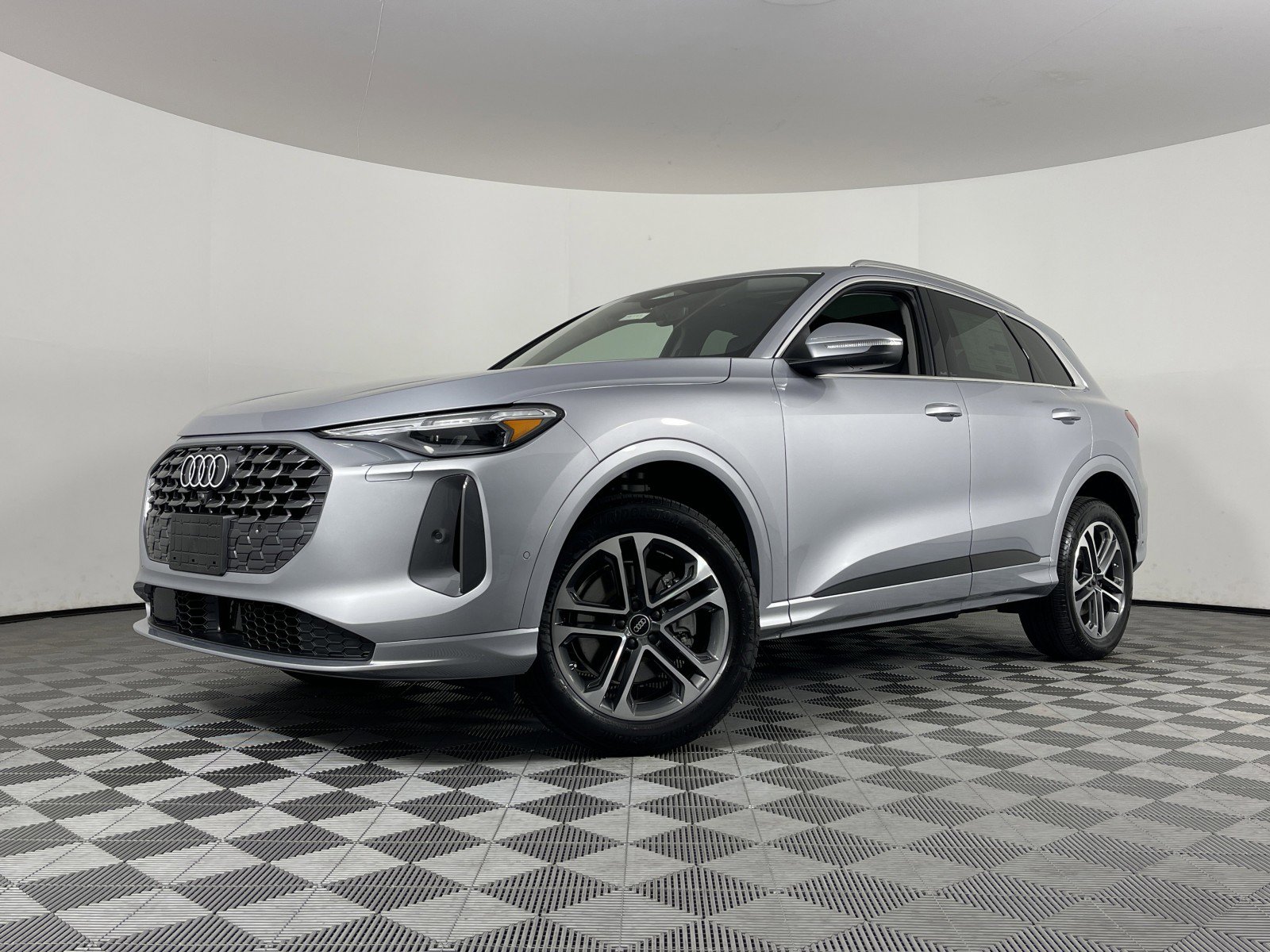 New 2025 Audi Q5 Premium Plus w/ Premium Plus image 2